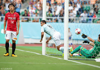 ゴール前のこぼれ球をムサエフが頭で押し込み、先制した磐田【明治安田Ｊ１ 第26節 磐田vs浦和】