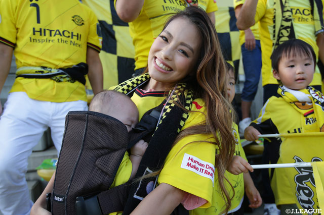 黄色のユニフォームと笑顔が相性抜群！【明治安田Ｊ１ 第27節 柏vsFC東京】