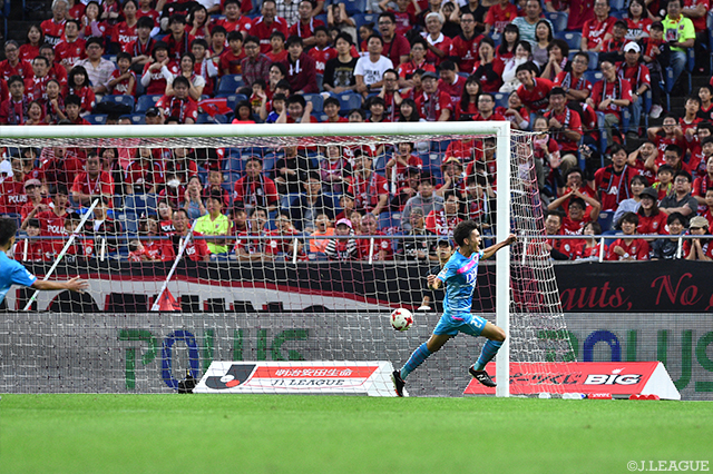 こぼれ球を左足で決めこの日２点目となる勝越しゴールを決めた田川 亨介（鳥栖）【明治安田Ｊ１ 第27節 浦和vs鳥栖】