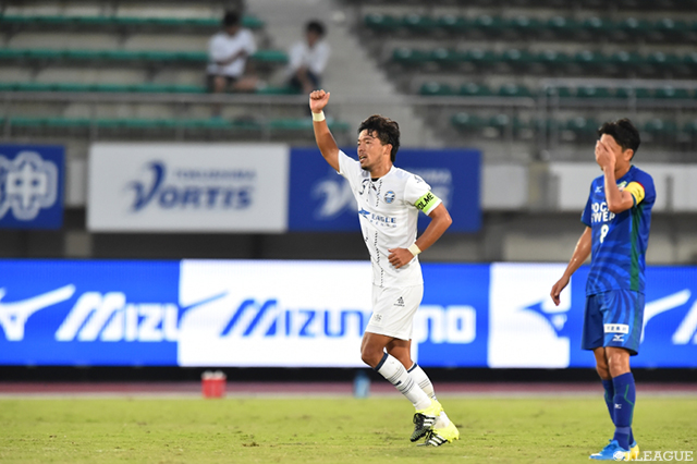 71分に待望の追加点を決めて３試合ぶりの勝利を手繰り寄せた鈴木 孝司（町田）【明治安田Ｊ２ 第34節 徳島vs町田】