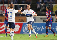 反撃の1点を押し込んだウーゴ ヴィエイラ（横浜FM）【明治安田Ｊ１ 第27節 甲府vs横浜FM】