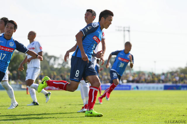 PKを2本決めて大きなアドバンテージをもたらした林 陵平（水戸）【明治安田Ｊ２ 第34節 水戸vs群馬】