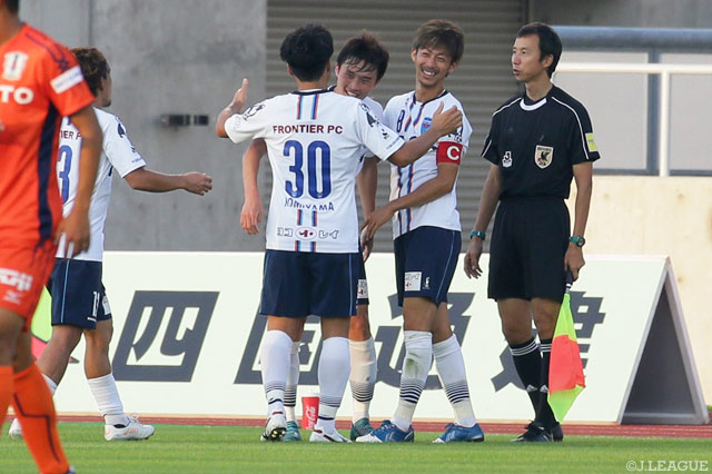 ジョン チュングンのゴールで逆転に成功した横浜FC【明治安田Ｊ２ 第34節 愛媛vs横浜FC】