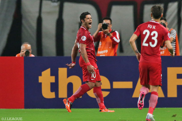 フッキの先制ミドルで試合の均衡を破った上海上港【ＡＣＬ 準決勝 第1戦 上海上港vs浦和】