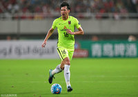 相手DFラインの裏を突く縦パスで同点弾の起点となった青木 拓矢（浦和）【ＡＣＬ 準決勝 第1戦 上海上港vs浦和】