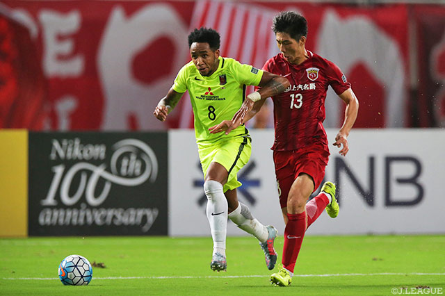 ドリブル突破で一気にゴールに迫ったラファエル シルバ（浦和）【ＡＣＬ 準決勝 第1戦 上海上港vs浦和】