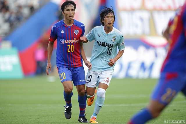 2試合連続ゴールはならなかったが得意のセットプレーからこの日もチャンスを作った中村 俊輔（磐田）【明治安田Ｊ１ 第28節 FC東京vs磐田】