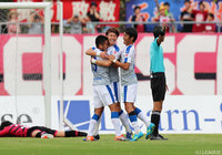 川西 翔太（中央）の今季初得点で試合の均衡を破った大分【明治安田Ｊ２ 第35節 岡山vs大分】