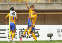 ボール奪取から一気に攻め上がり、同点ゴールを蹴り込んだ三田 啓貴（仙台）【明治安田Ｊ１ 第28節 仙台vs浦和】