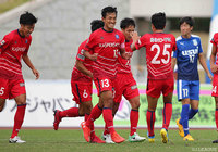 2試合連続得点となる先制PKを決めた辻 正男（YS横浜）【明治安田Ｊ３ 第25節 沼津vsYS横浜】