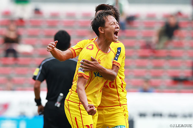 内藤 洋平の今季初得点で先手を奪った北九州【明治安田Ｊ３ 第25節 北九州vs相模原】