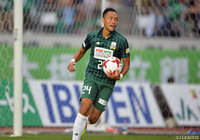 反撃を試みるも難波 宏明の2点目止まりとなった岐阜【明治安田Ｊ２ 第35節 岐阜vs名古屋】