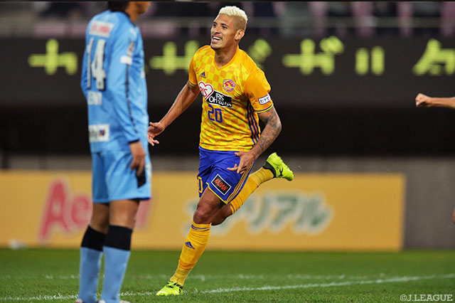 クリスランが2点を追加し、3点リードで前半を終えた仙台【ルヴァンカップ 準決勝 第1戦 仙台vs川崎Ｆ】