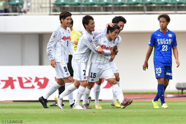 岡田 翔平の同点ゴールで一度は試合を振り出しに戻した群馬【明治安田Ｊ２ 第36節  徳島vs群馬】