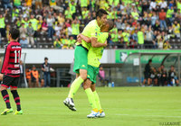 反撃の狼煙となる同点ヘッドを決めた近藤 直也（千葉）【明治安田Ｊ２ 第36節  千葉vs岡山】