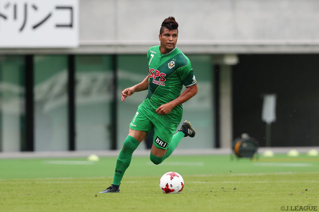 2試合連続ゴールとなる先制点を決めたアラン ピニェイロ（東京Ｖ）【明治安田Ｊ２ 第36節  東京Ｖvs山形】