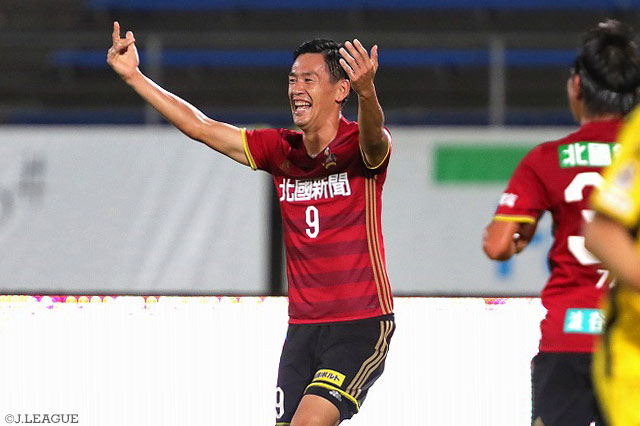 先制点を含む2ゴールでエースの本領を発揮した佐藤 洸一（金沢）【明治安田Ｊ２ 第36節  金沢vs愛媛】