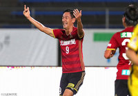 先制点を含む2ゴールでエースの本領を発揮した佐藤 洸一（金沢）【明治安田Ｊ２ 第36節  金沢vs愛媛】