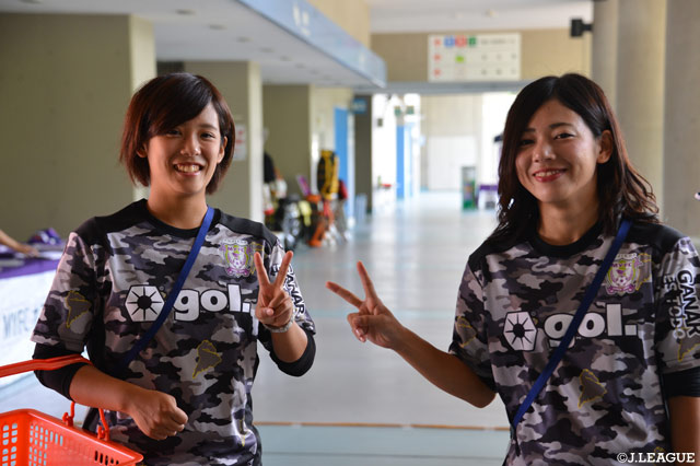 試合前にグッズを買って応援への準備も万端！【明治安田Ｊ３ 第26節 藤枝vs沼津】