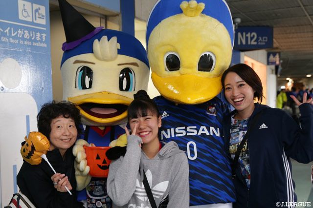 マリノスケとマリノス君とパシャリ！【明治安田Ｊ１ 第29節 横浜FMvs大宮】