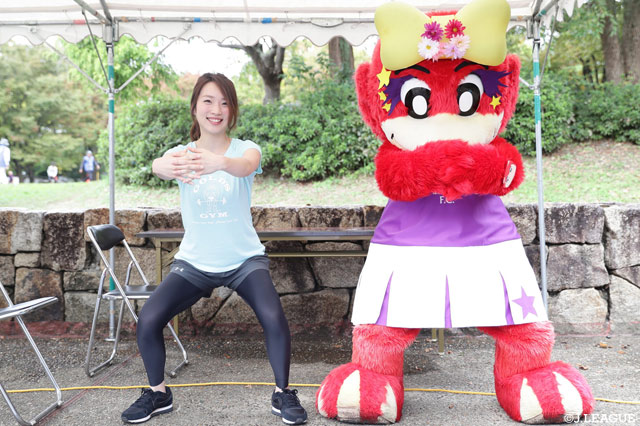 コトノちゃんも一緒にウォーミングアップ！【明治安田Ｊ２ 第37節 京都vs熊本】
