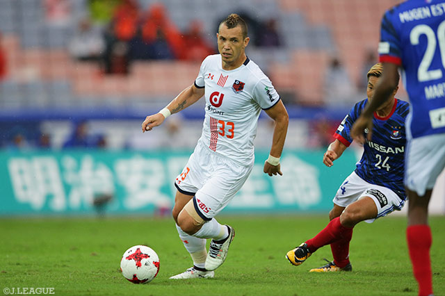 ピンポイントクロスで先制点をアシストしたマルセロ トスカーノ（大宮）【明治安田Ｊ１ 第29節 横浜FMvs大宮】