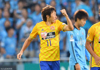 追加点を頭で流し込み、2点差とした石原 直樹（仙台）【明治安田Ｊ１ 第29節 川崎Ｆvs仙台】