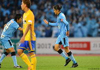 川崎ＦのＪ１ホーム通算450得点目となる反撃の一撃を決めたエウシーニョ【明治安田Ｊ１ 第29節 川崎Ｆvs仙台】