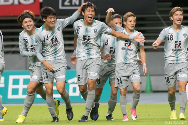 福岡がウォン ドゥジェ（#6）のゴールで追いつき、「バトルオブ九州」の一戦はドロー決着【明治安田Ｊ２ 第37節 大分vs福岡】