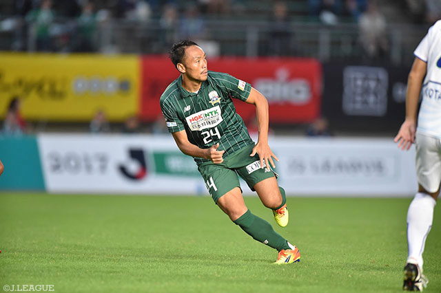 難波 宏明（岐阜）は1点を追う53分に投入されるも、3試合連続ゴールはならず【明治安田Ｊ２ 第37節 岐阜vs徳島】