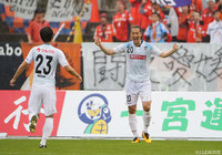 チーム３試合ぶりの得点となる先制ゴールを決めた原 一樹（讃岐）【明治安田Ｊ２ 第37節 愛媛vs讃岐】