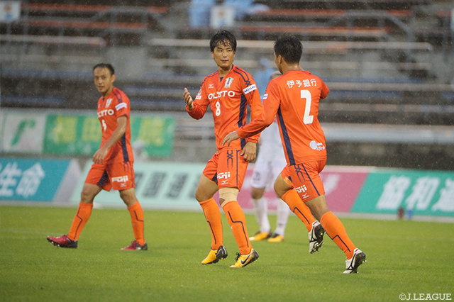 4試合ぶりの出場で貴重な同点ゴールを決めた小島 秀仁（愛媛）【明治安田Ｊ２ 第37節 愛媛vs讃岐】