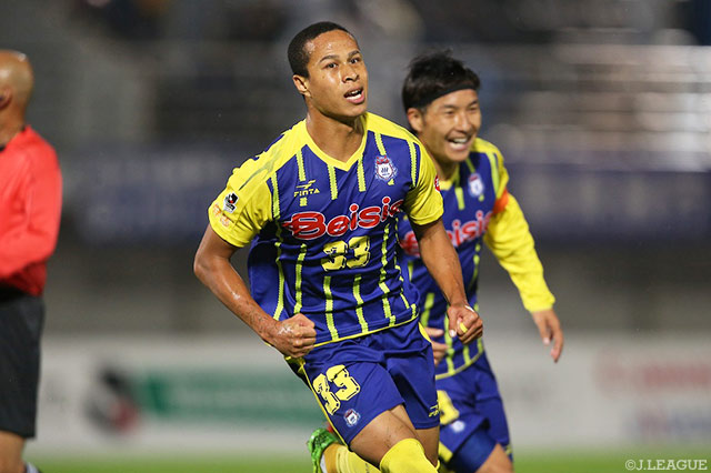 カン スイルの先制ゴールで待望のリードを奪った群馬【明治安田Ｊ２ 第37節 群馬vs東京Ｖ】