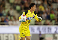好セーブを連発して追加点を許さなかった権田 修一（鳥栖）【明治安田Ｊ１ 第30節 神戸vs鳥栖】