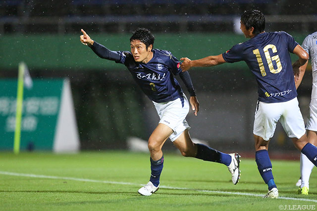 今季初得点となる先制ヘッドで均衡を破った田中 秀人（鹿児島）【明治安田Ｊ３ 第28節 鹿児島vs沼津】