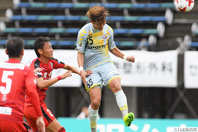 香川 勇気の追加点でリードを2点に広げた長崎【明治安田Ｊ２ 第39節 熊本vs長崎】