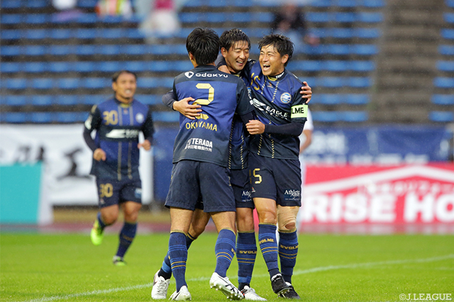 開始５分にこぼれ玉を左足で決めて先制点をもたらした森村 昂太（町田）【明治安田Ｊ２ 第39節 町田vs讃岐】