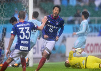 PKをストップされるもこぼれ球を押し込んで先制点を挙げた伊藤 翔（横浜FM）【明治安田Ｊ１ 第31節 磐田vs横浜FM】