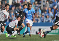 前節に続いてCKからゴールを演出したレアンドロ ドミンゲス（横浜FC）【明治安田Ｊ２ 第40節 横浜FCvs熊本】