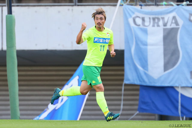 3試合連続ゴールとなる追加点を挙げ、5連勝に導いた船山 貴之（千葉）【明治安田Ｊ２ 第40節 千葉vs町田】