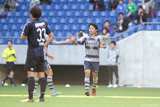 64分、久保 建英のゴールが決まり、Ｆ東23が反撃を開始【明治安田Ｊ３ 第30節 Ｇ大23vsＦ東23】