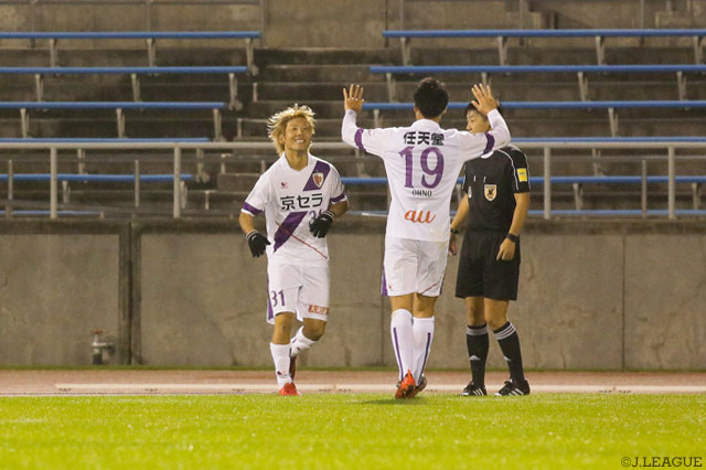 交代出場直後に追加点を奪い、2試合連続得点の大黒 将志（京都 #31）【明治安田Ｊ２ 第33節 愛媛vs京都】