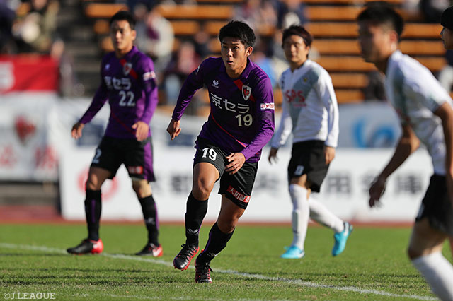 2本のシュートを放ち、2戦連続ゴールを果敢に狙った大野 耀平（京都）【明治安田Ｊ２ 第41節 京都vs東京Ｖ】