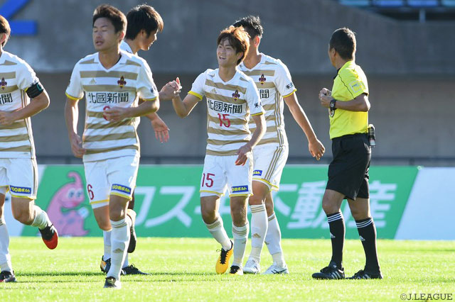 金沢のゴールラッシュの幕開けとなる先制点を挙げた宮崎 幾笑【明治安田Ｊ２ 第41節 熊本vs金沢】