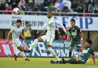 ジネイ（湘南）は惜しいシュートを放つも、バースデーゴールはならず【明治安田Ｊ２ 第41節 岐阜vs湘南】