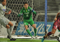 好セーブを連発して無失点に抑え切ったジョニー レオーニ（栃木）【明治安田Ｊ３ 第31節 琉球vs栃木】