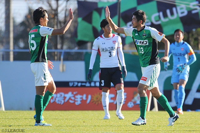 久保 裕一（#13）の2ゴールで快勝を収め、11位に浮上した相模原【明治安田Ｊ３ 第31節 盛岡vs相模原】