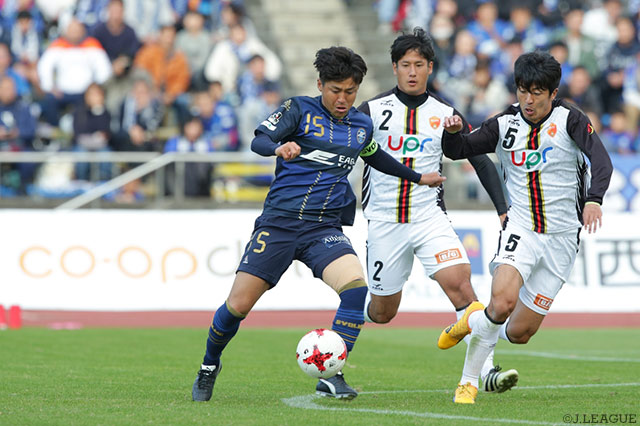 あわや同点かという惜しいシュートを撃つもGKの好守に阻まれた井上 裕大（町田）【明治安田Ｊ２ 第41節 町田vs山口】