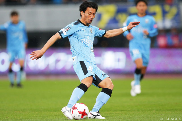 両チーム最多6本のシュートを放った家長 昭博（川崎Ｆ）【明治安田Ｊ１ 第32節 川崎ＦvsＧ大阪】