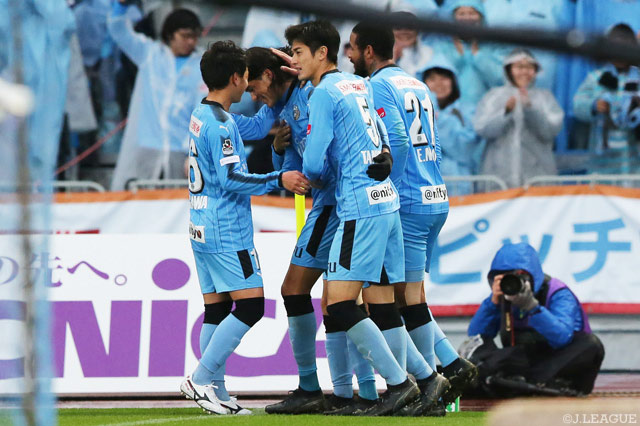  82分、エウシーニョの得点で先制に成功した川崎Ｆ【明治安田Ｊ１ 第32節 川崎ＦvsＧ大阪】